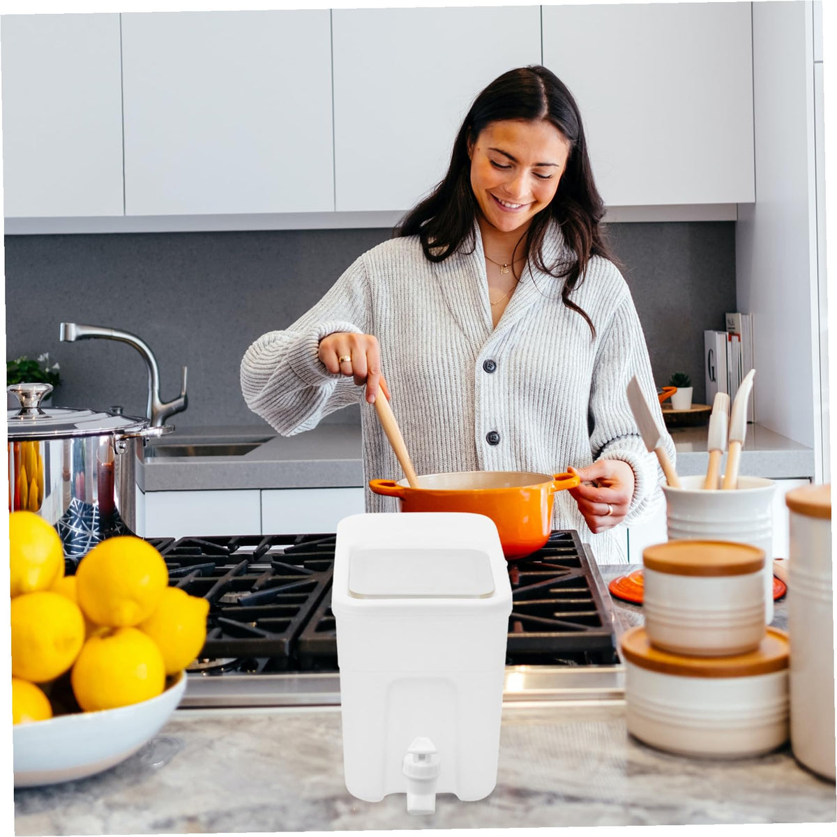 White PP Water Jug with Faucet E3555